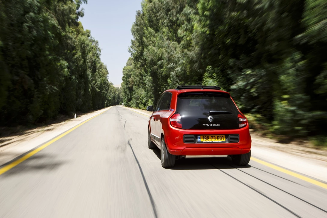 1600384-קטנות פתוחות 2018 - אופל אדם רוקס סיטרואן C1 פיאט 500 500C רנו טווינגו (8).jpg