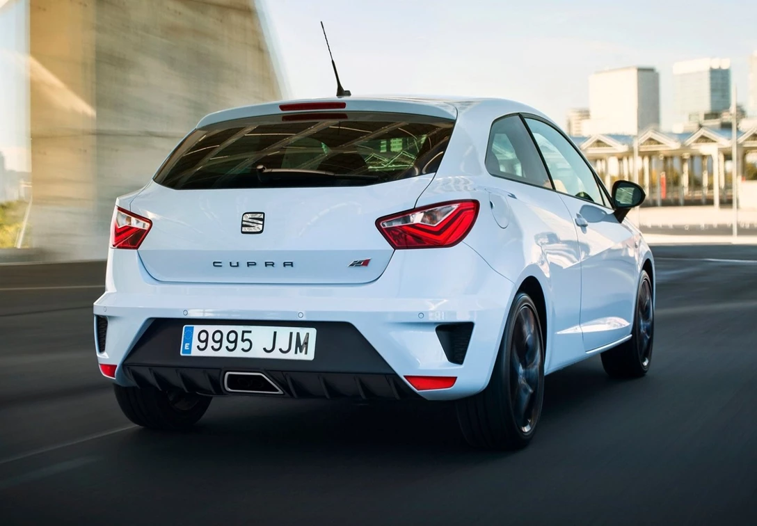 1686400-Seat-Ibiza_Cupra-2016-1600-17.jpg