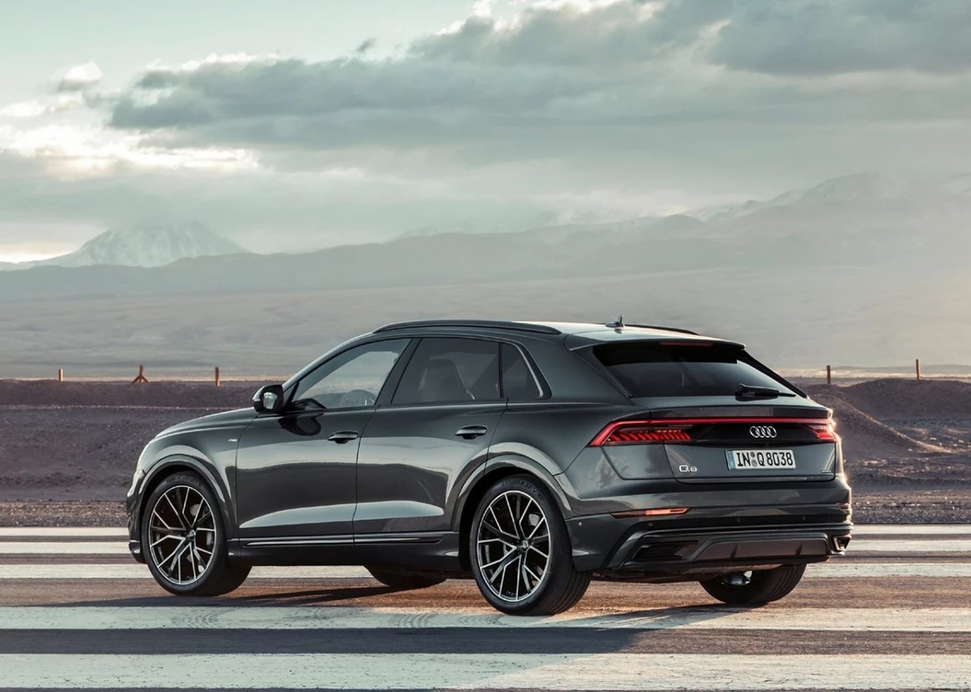 1602066-Audi-Q8 5.jpg