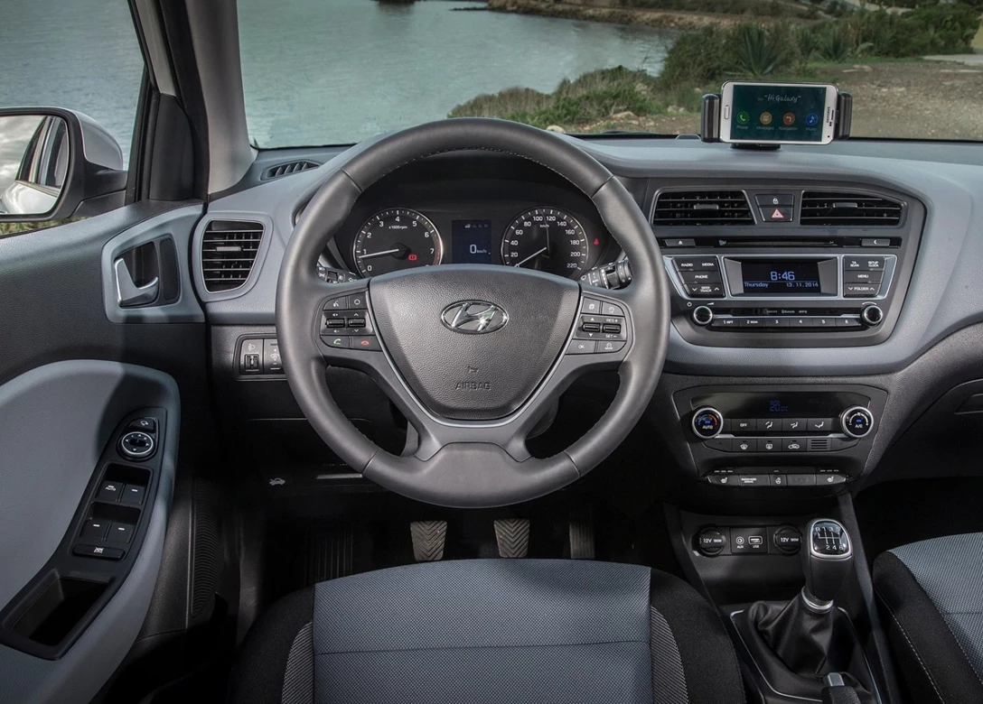 1640520-Hyundai-i20-2015-08.jpg