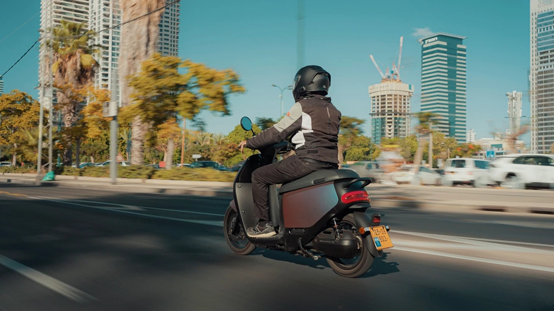 1669406-gogoro 2022.00_44_53_21.Still037 copy.jpg