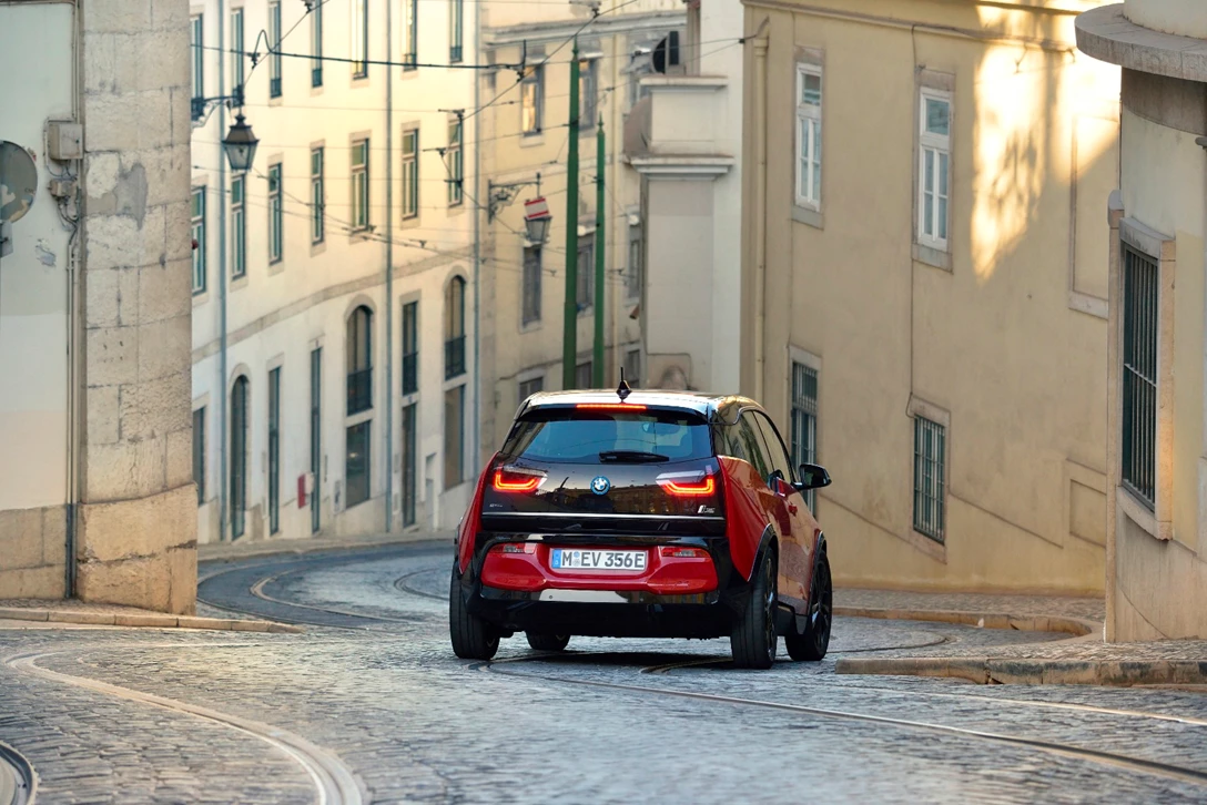 1593165-ב.מ.וו i3s מבחן דרכים השקה (3).jpg