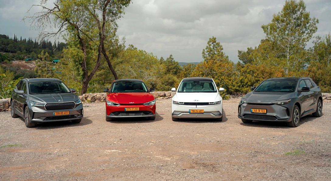 1681630-Hyundai IONIQ 5 vs Skoda Enyaq vs KIA EV6 vs TOYOTA BZ4X - 2023.00_59_08_23.Still156 copy.jpg