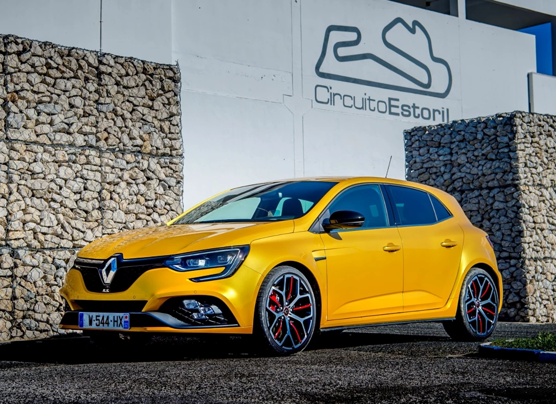 1682397-Renault-Megane_RS-2023-04.jpg