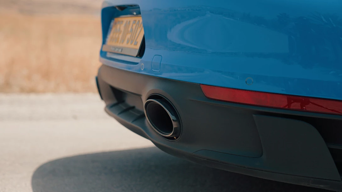 1664875-Porsche 992 GTS.00_59_07_12.Still048.jpg