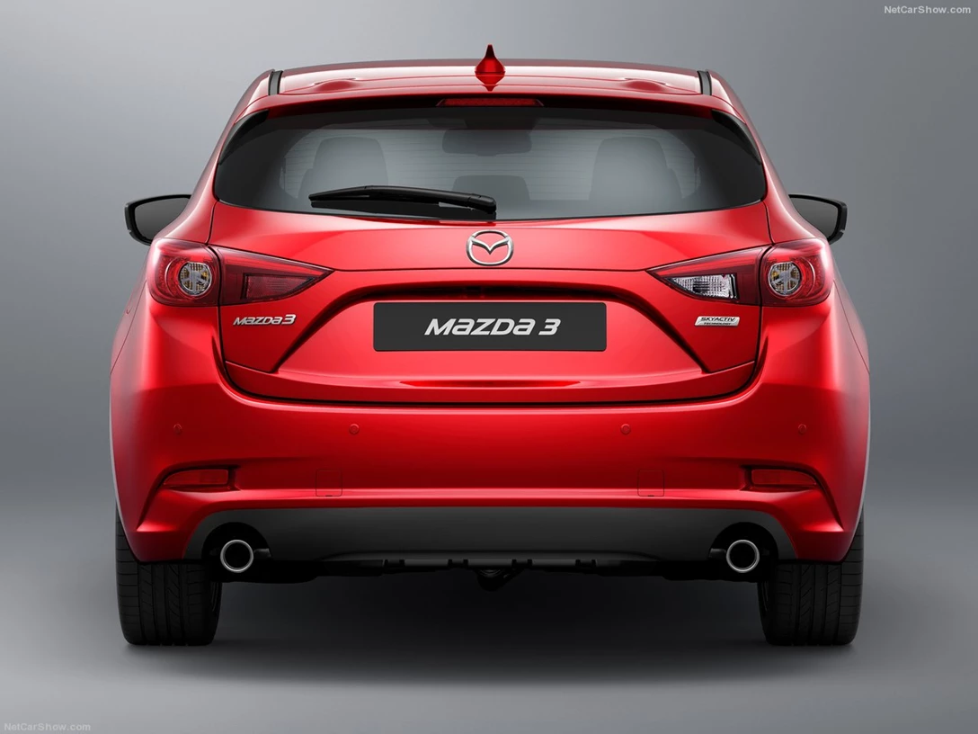 1583286-Mazda-3 6.jpg