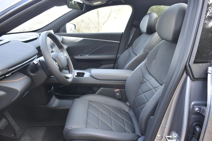 _DSC0735-min.jpg (1)