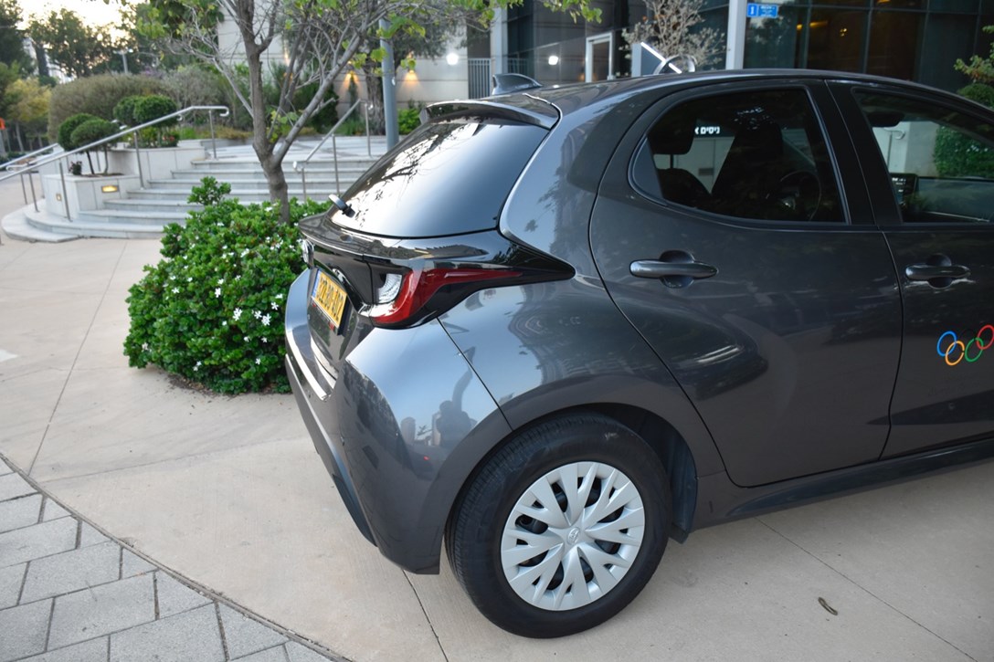 1647589-טויוטה יאריס 1.5 ל - 6.jpeg