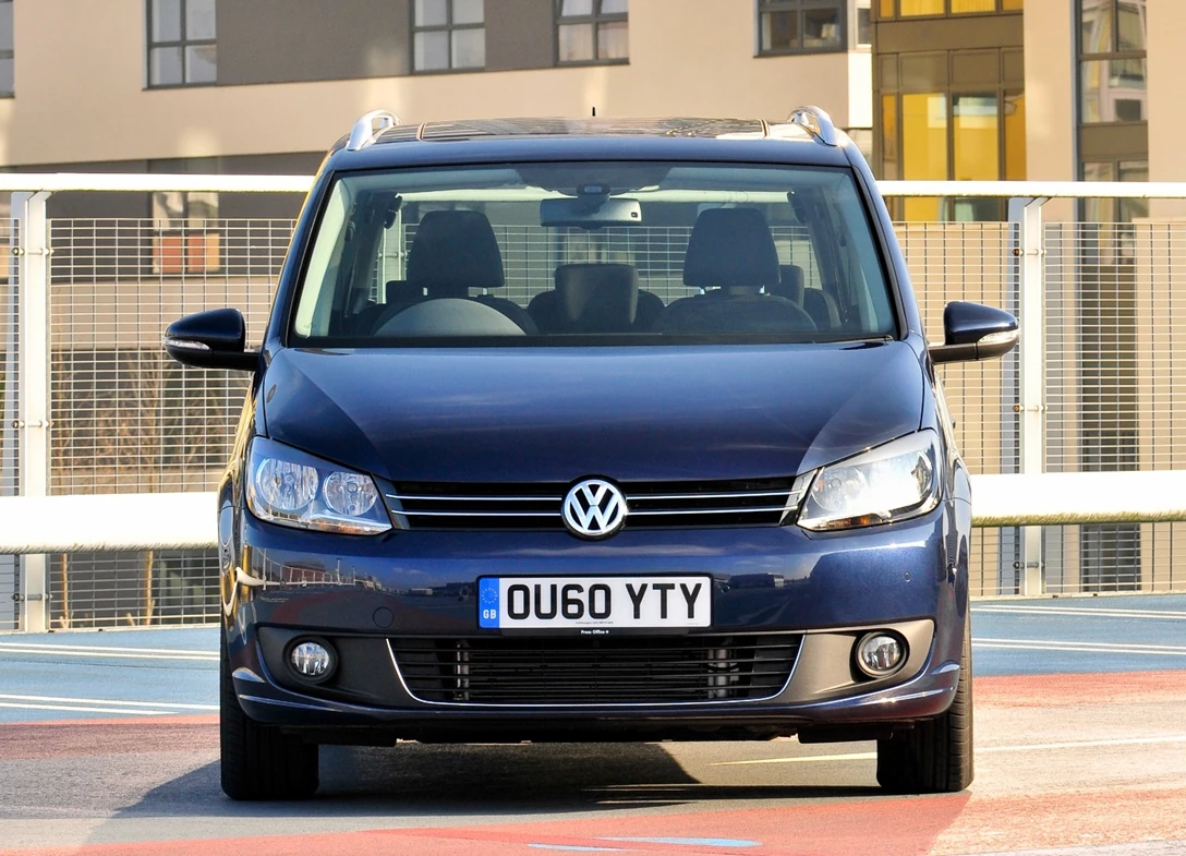 1690422-Volkswagen-Touran-2012-05.jpg