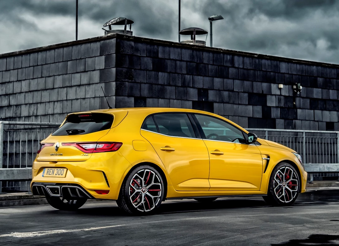 1682395-Renault-Megane_RS-2023-02.jpg