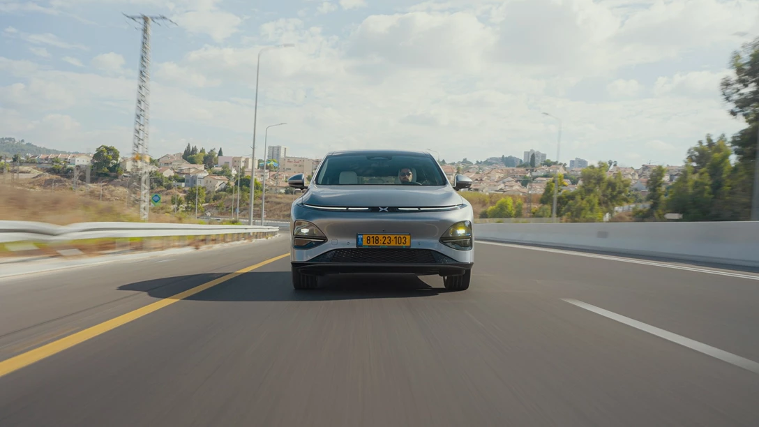 1701396-Xpeng G6 2024.00_40_41_15.Still023.jpg