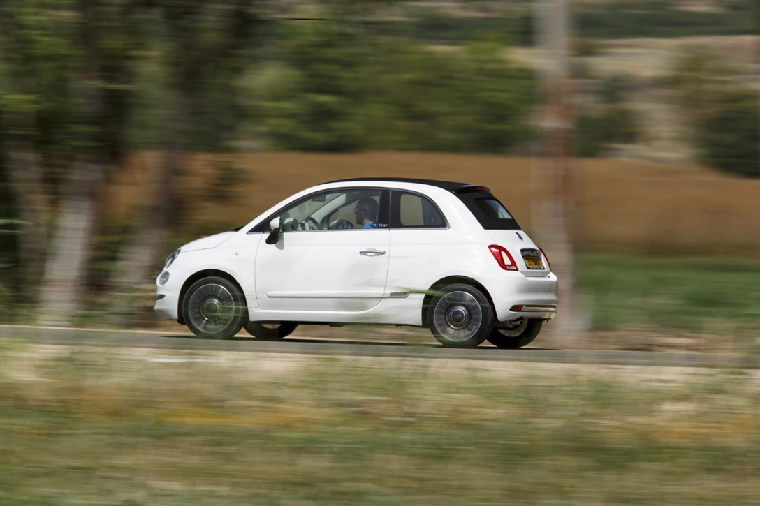 1600388-קטנות פתוחות 2018 - אופל אדם רוקס סיטרואן C1 פיאט 500 500C רנו טווינגו (15).jpg