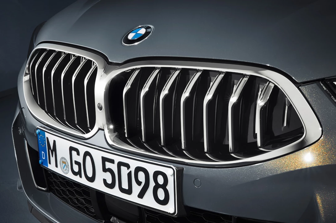 1606112-P90328271_highRes_the-new-bmw-8-series.jpg