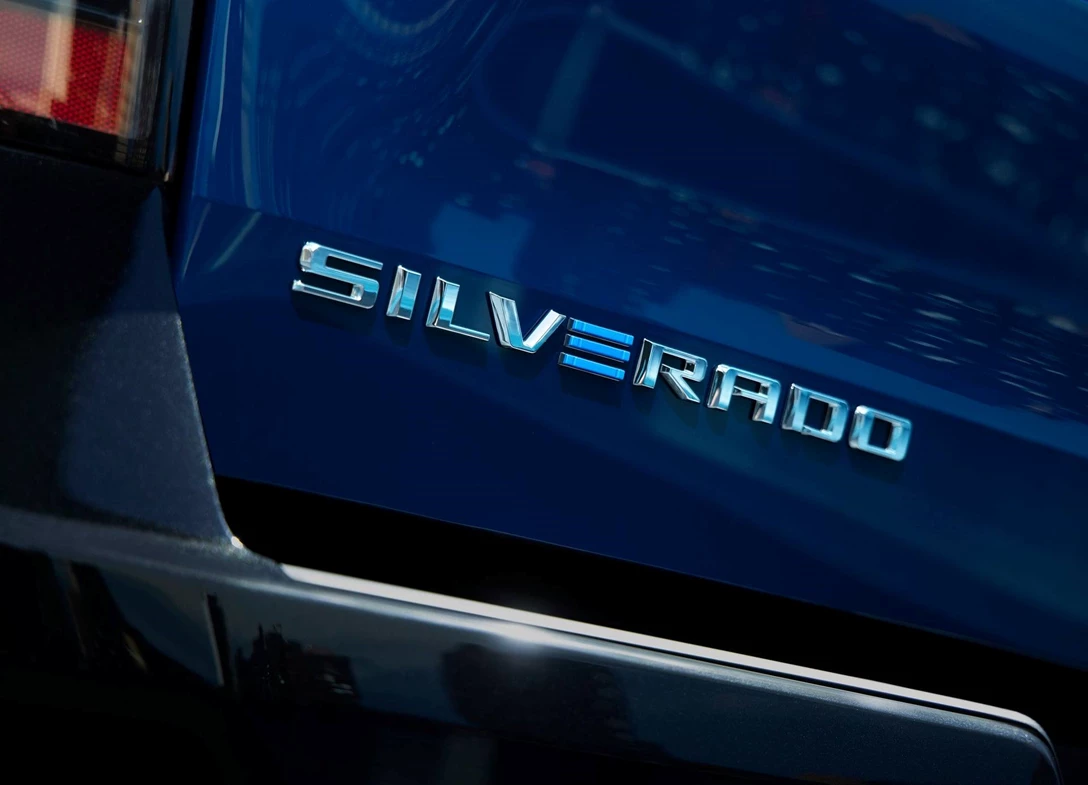 Chevrolet-Silverado-2025-18.jpg