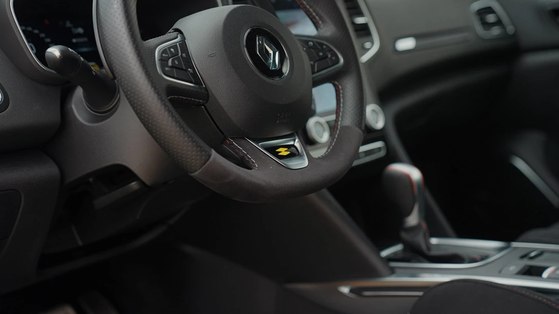 1695993-Renault Megane RS 2024.00_36_49_09.Still045-min.jpg