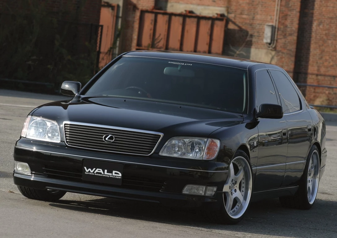 1626343-Wald-Lexus_LS-2000-01.jpg