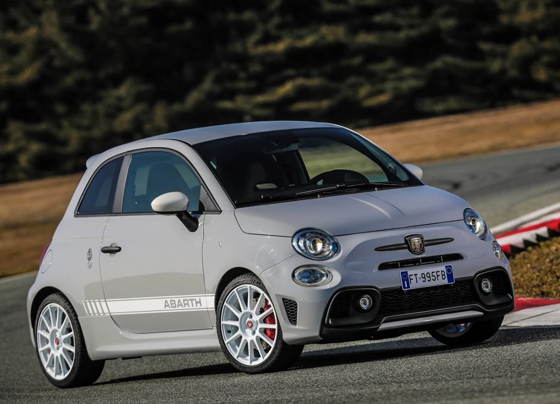 1662235-Fiat-595_Abarth-2019-060.jpg