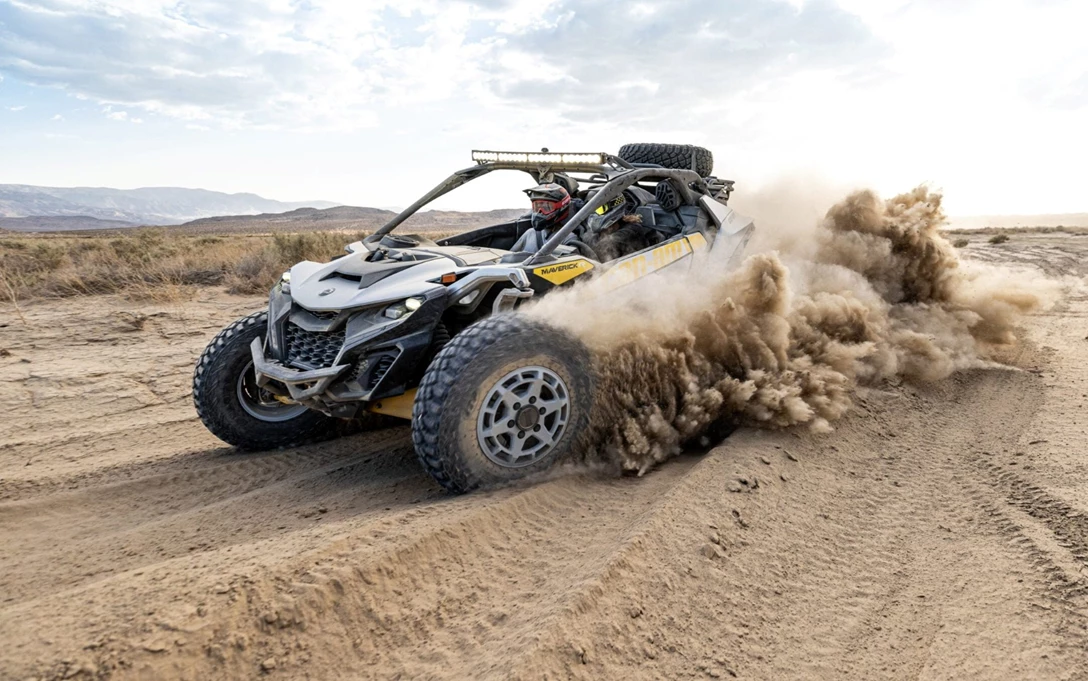 1686509-CAN_AM_MAVERICK_R_RACEDEZERT-6.jpg