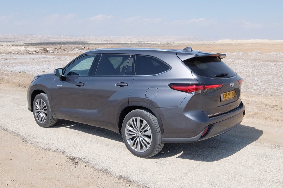 1640039-טויוטה היילנדר מבחן דרכים - 6.jpeg