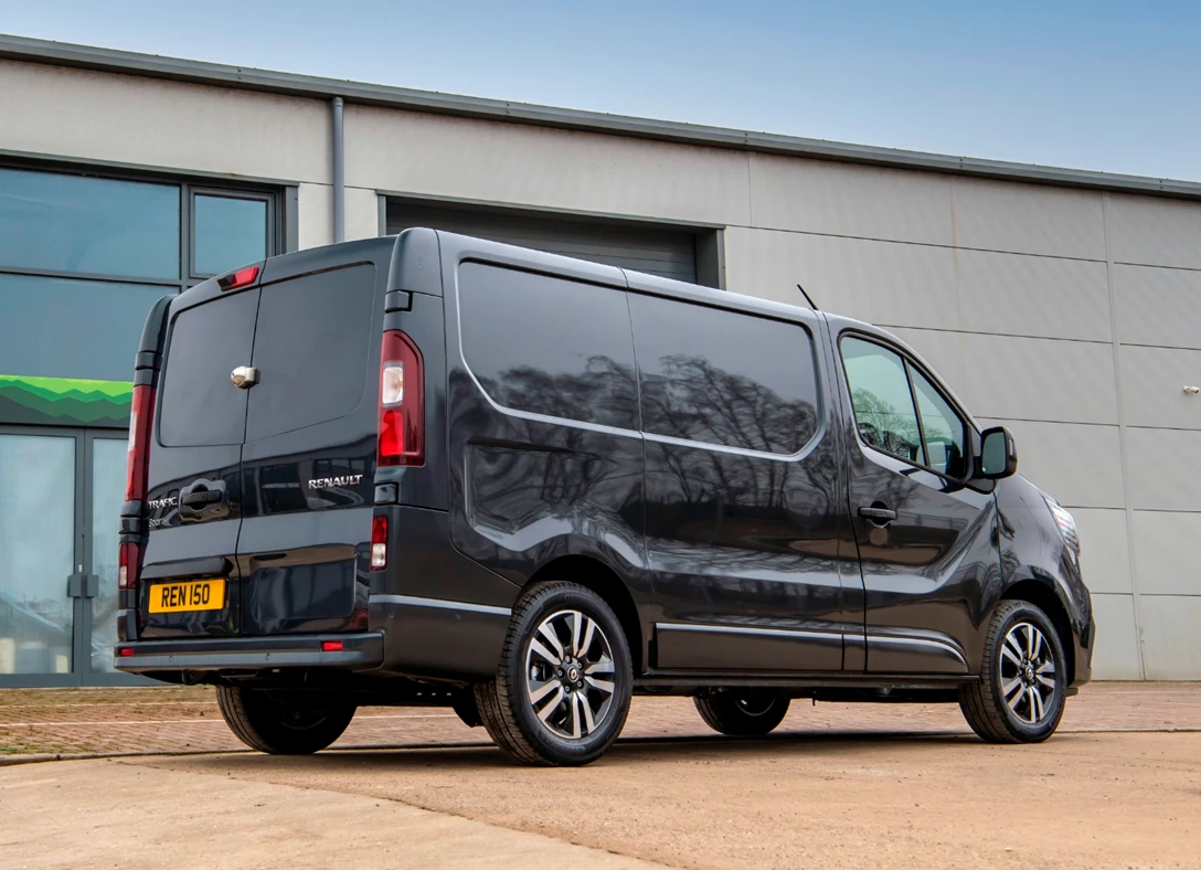 1684371-Renault-Trafic-2023-02.jpg