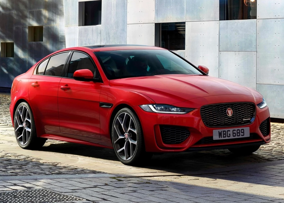 1661681-Jaguar-XE-2022-01.jpg
