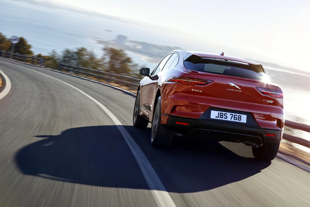 1591885-יגואר i-PACE החדש 2018 נחשף (21).jpg