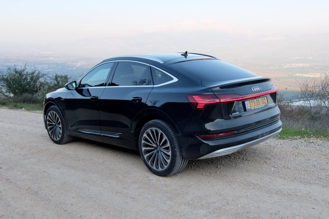 1638514-אודי  e-tronספורטבק - 14.jpeg