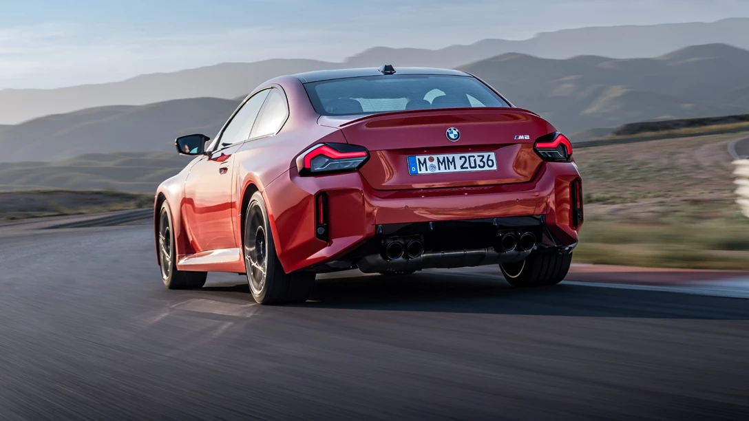 1684124-P90482724_highRes_the-all-new-bmw-m2-r.jpg