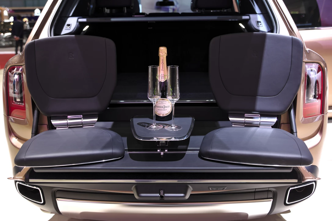 1632304-רולס רויס קאלינן (1).jpg