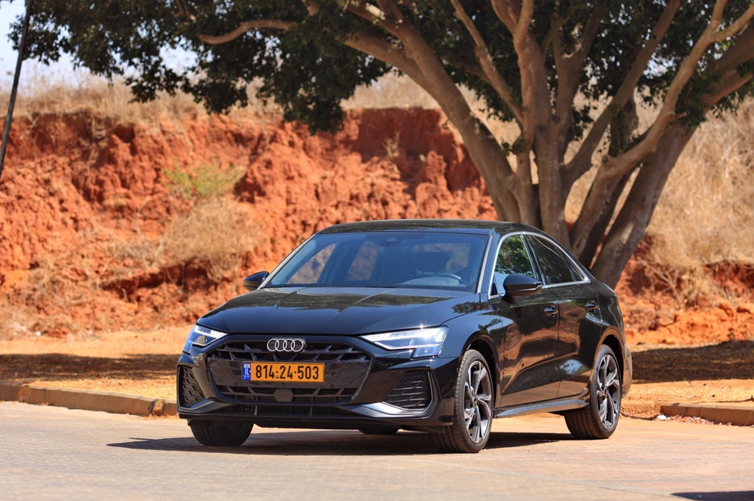 1702056-A3AUDI (40).JPG