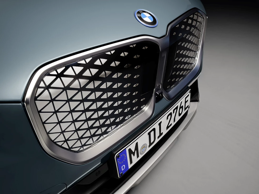 1687327-P90520696_highRes_the-all-new-bmw-ix1--min.jpg