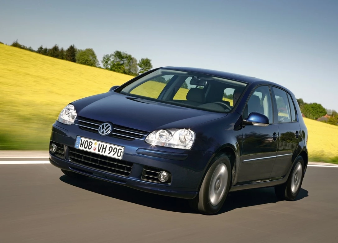 1601107-Volkswagen-Golf-2004-1600-01.jpg