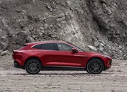 1625882-Aston_Martin-DBX-2021-03.jpg