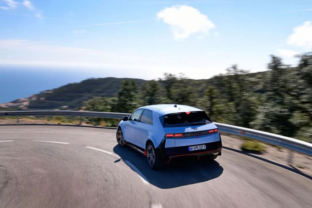 1694777-hyundai-ioniq-5-n-barcelona-0324-33_wid_1024_bfc_off.jpg