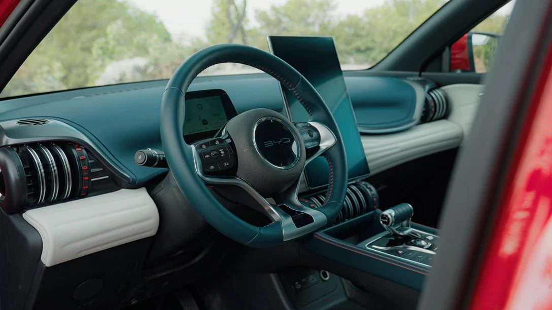 1672466-BYD ATTO 3.00_50_08_03.Still056 copy.jpg