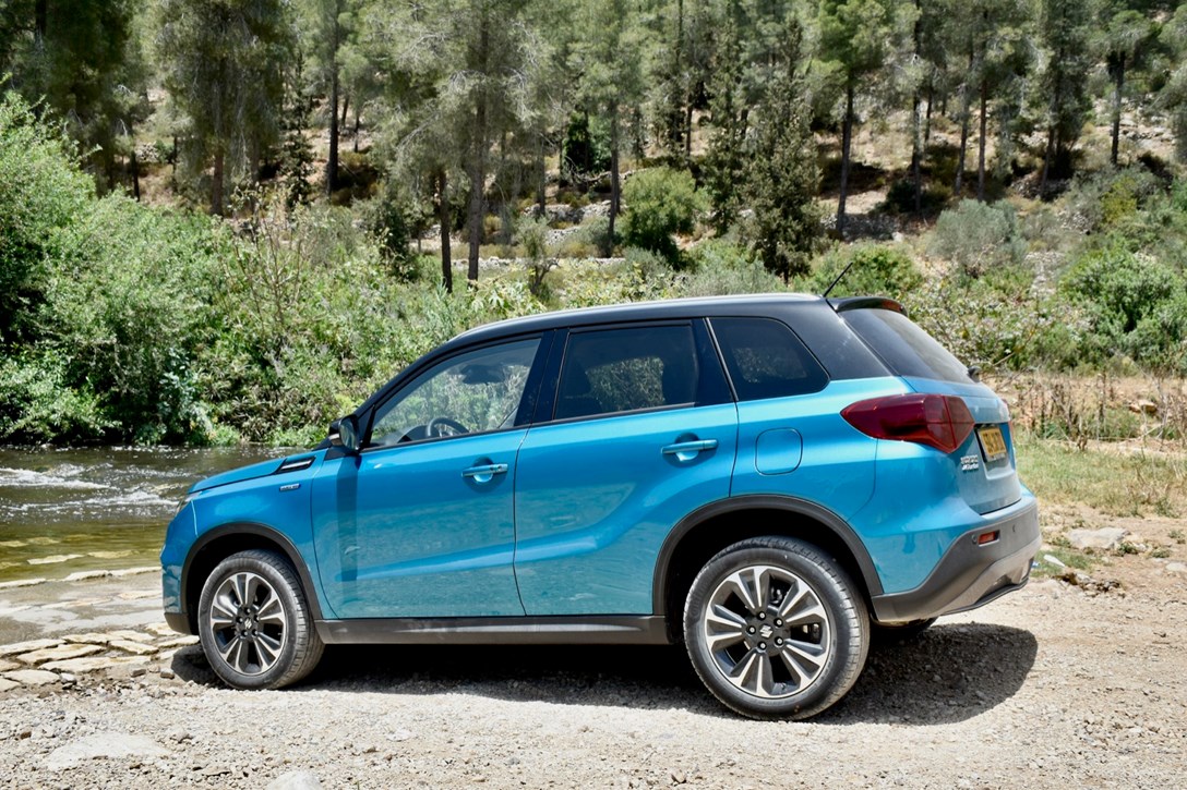 1646476-סוזוקי ויטארה - מבחן דרכים (מיקרו היברידי) 2021 - 7.jpeg