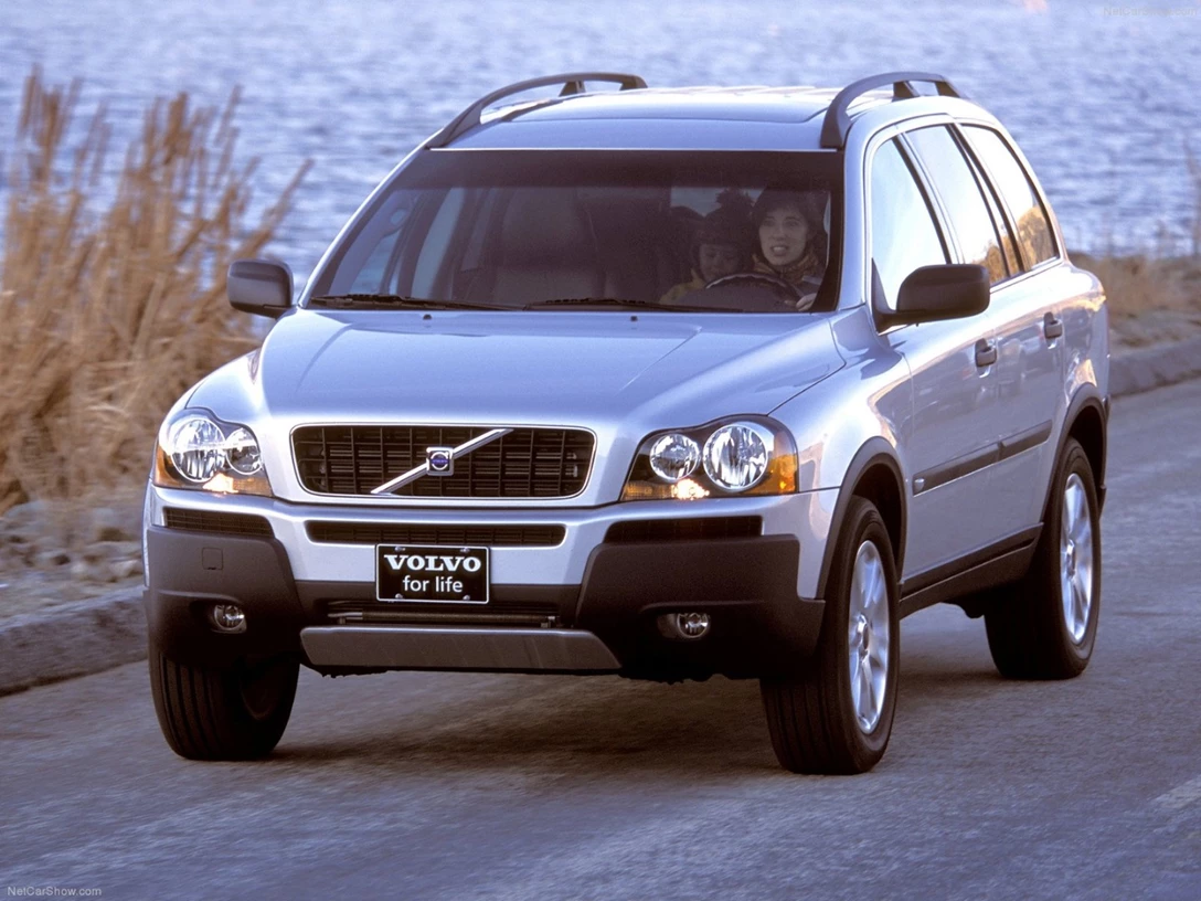 1593341-Volvo-XC90 4.jpg