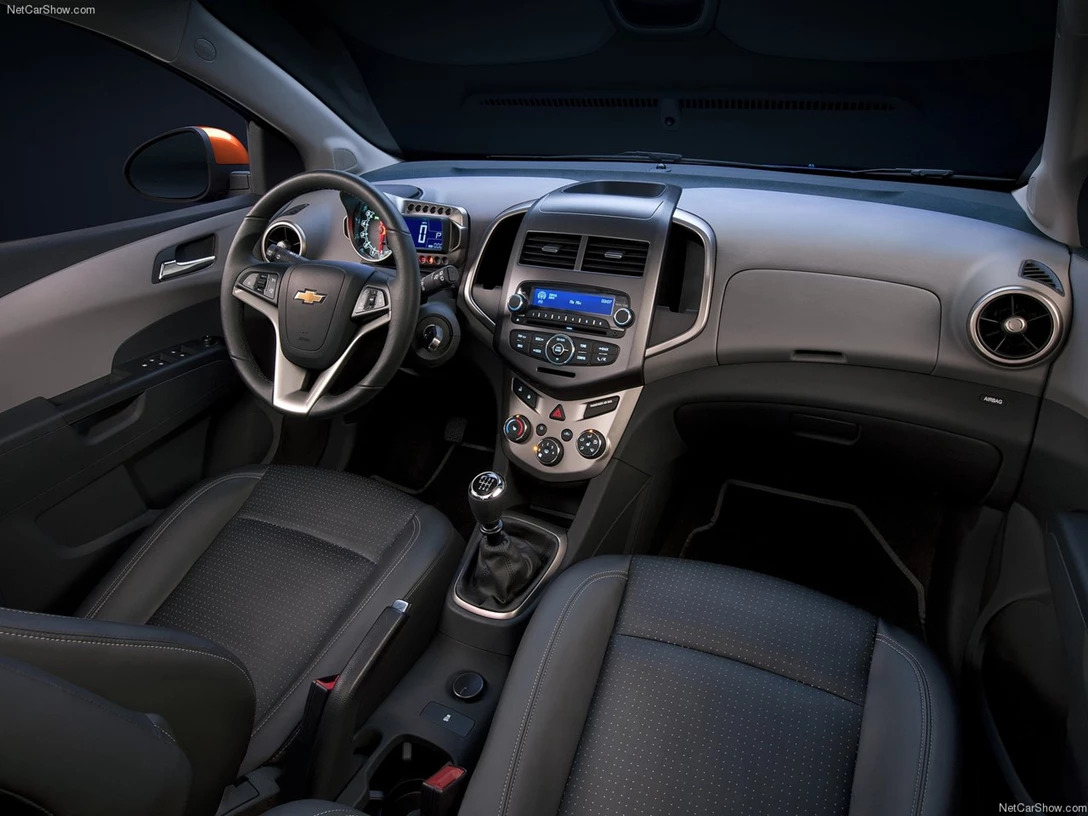 1583672-Chevrolet-Sonic 3.jpg