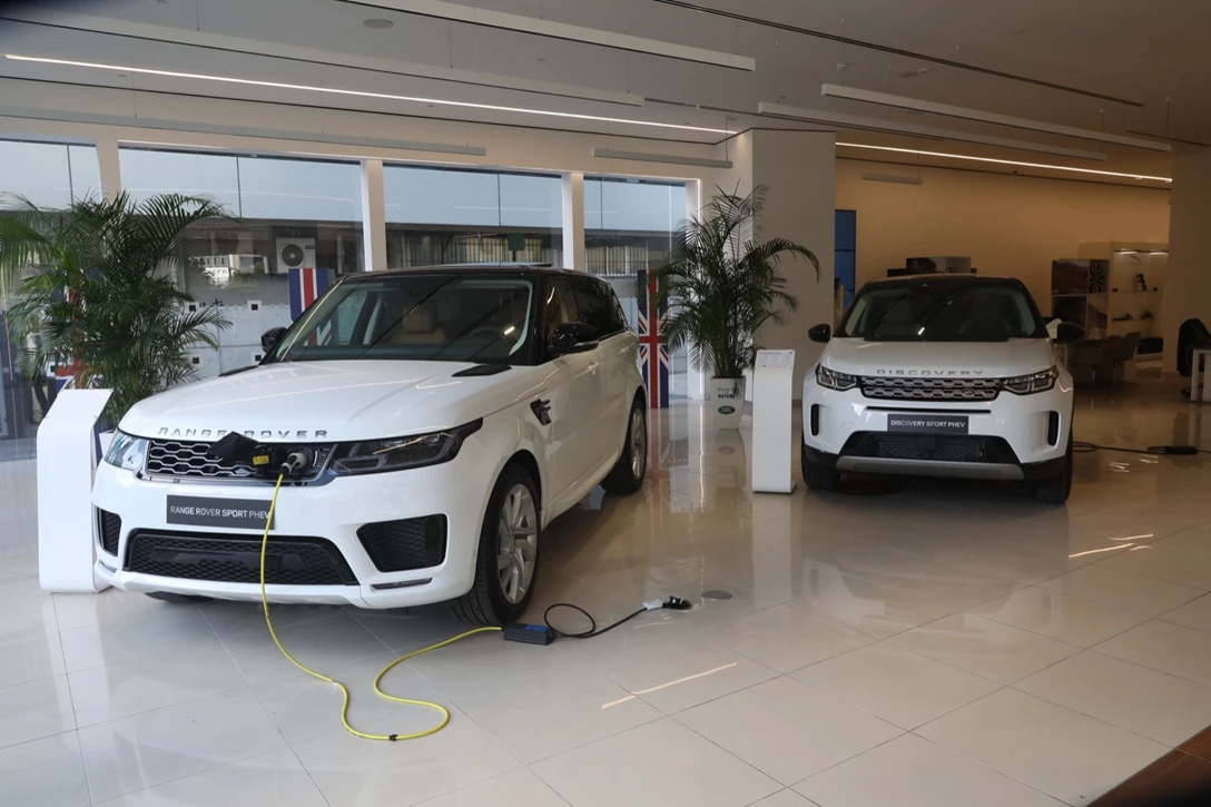 1637371-המזרח משיקה משפחת פלאג אין של לנד רובר, צילום רונן טופלברג (16).JPG