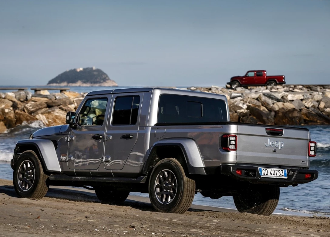 1682285-Jeep-Gladiator-2023-03.jpg