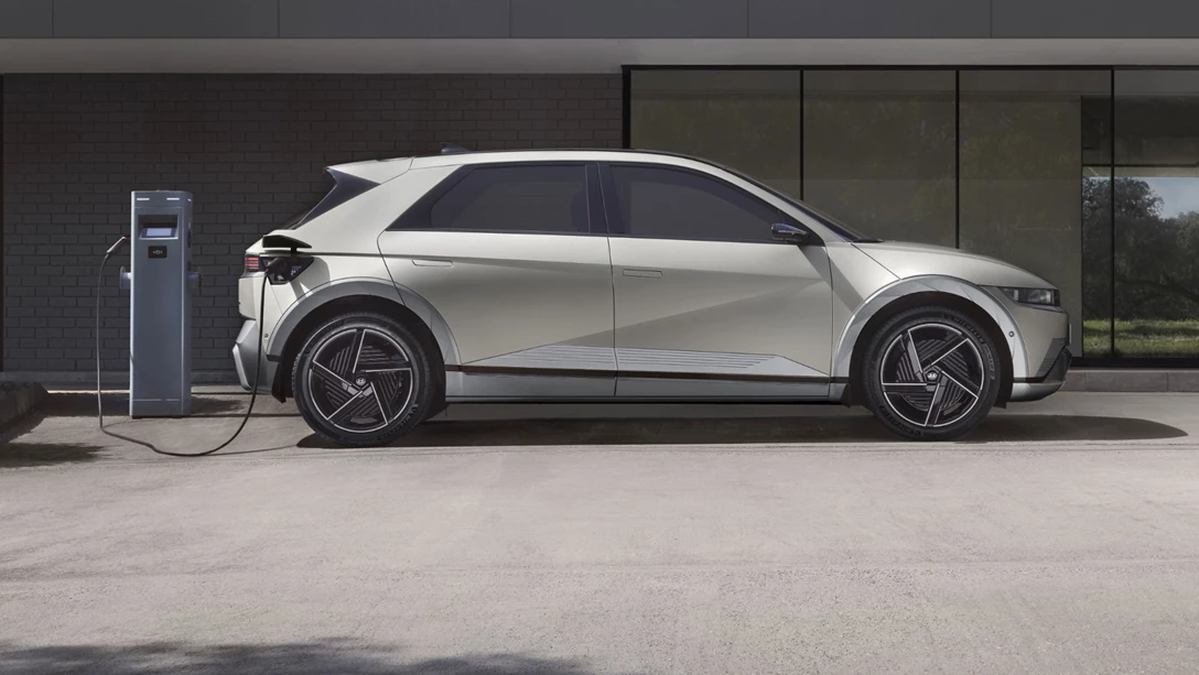 1693906-hyundai-ioniq-5-n-line-model-0324-exterior-04-min.jpg