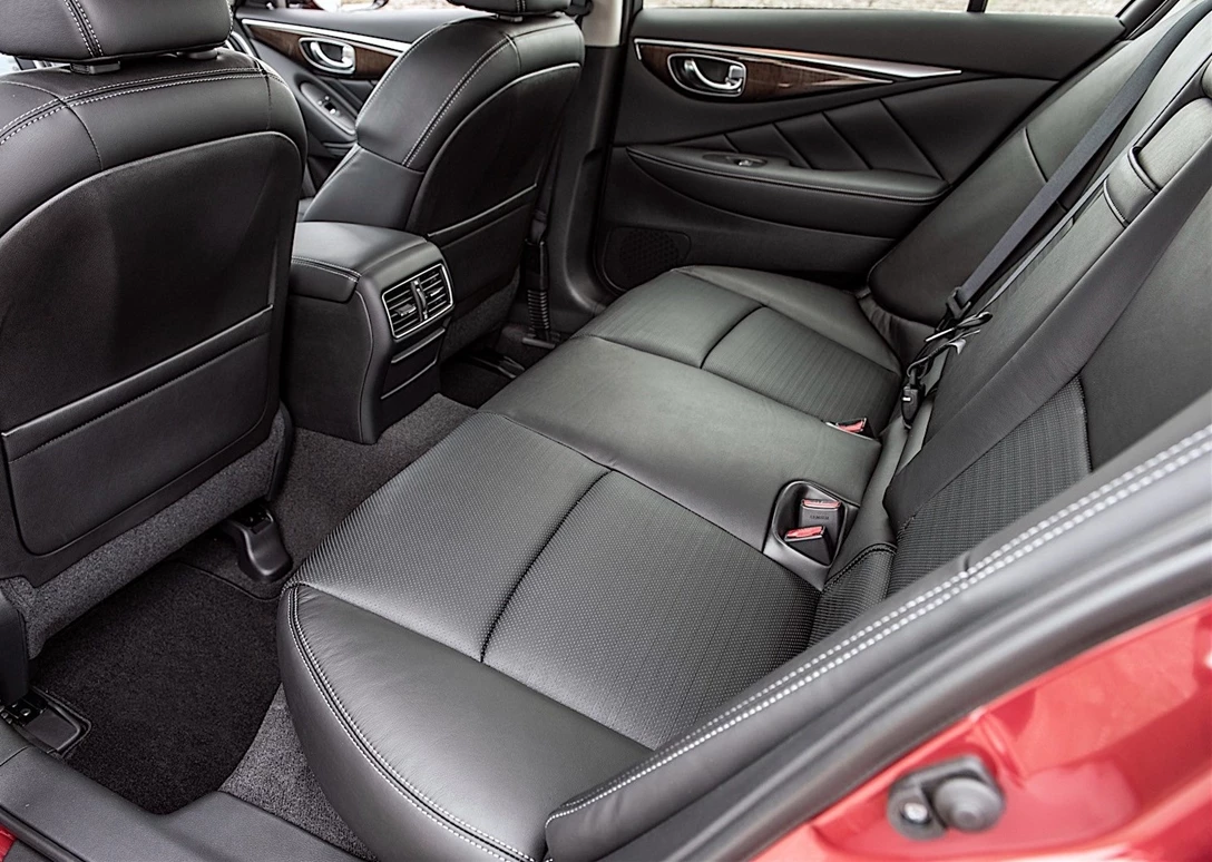 1669901-Infiniti-Q50-2017-07.jpg