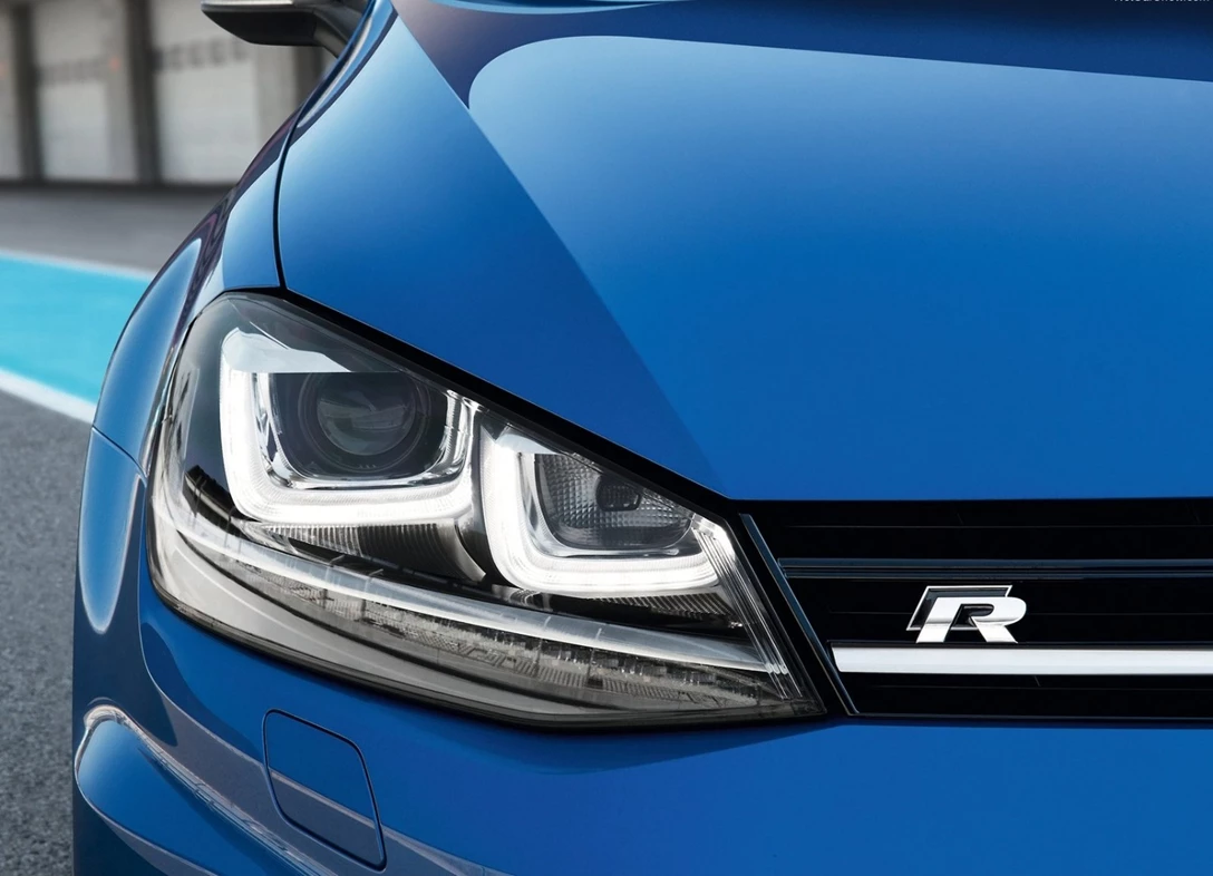 1670419-Volkswagen-Golf_R-2014-04.jpg
