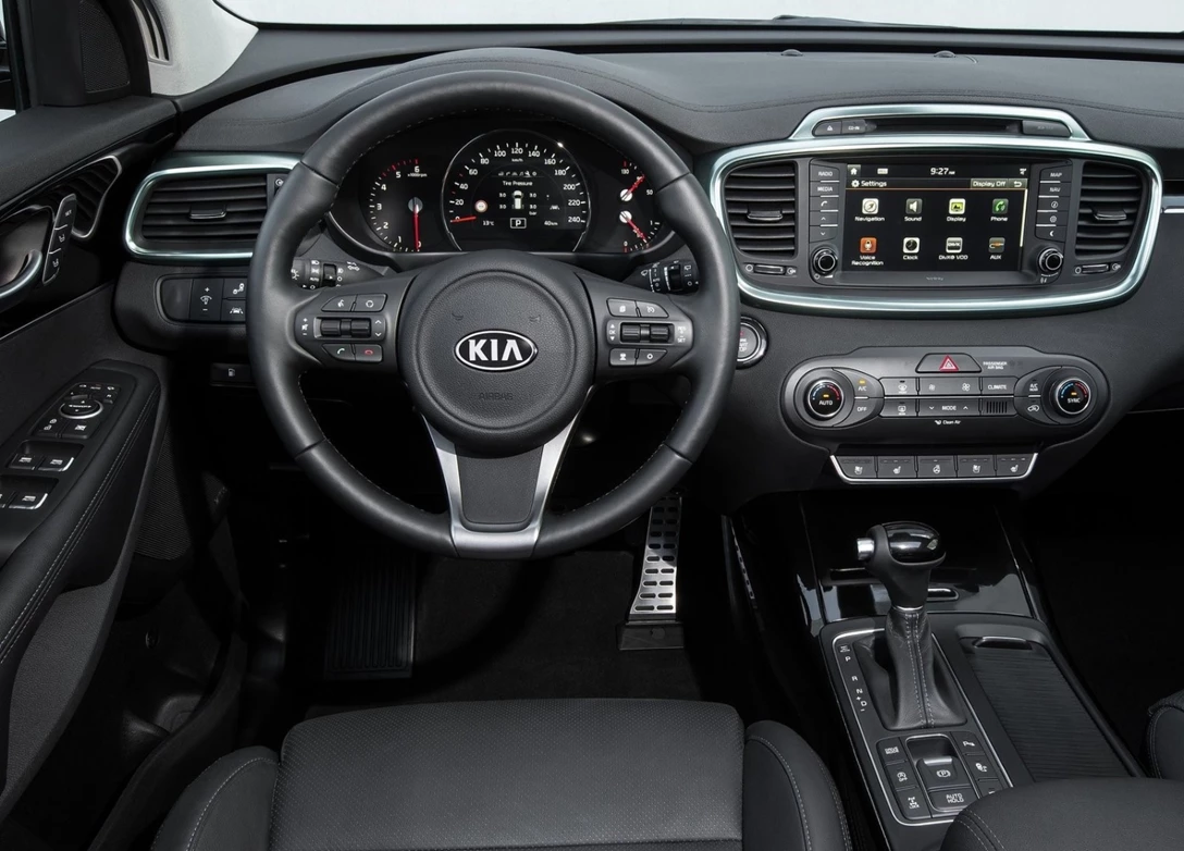 1645403-Kia-Sorento-2015-1600-0f.jpg