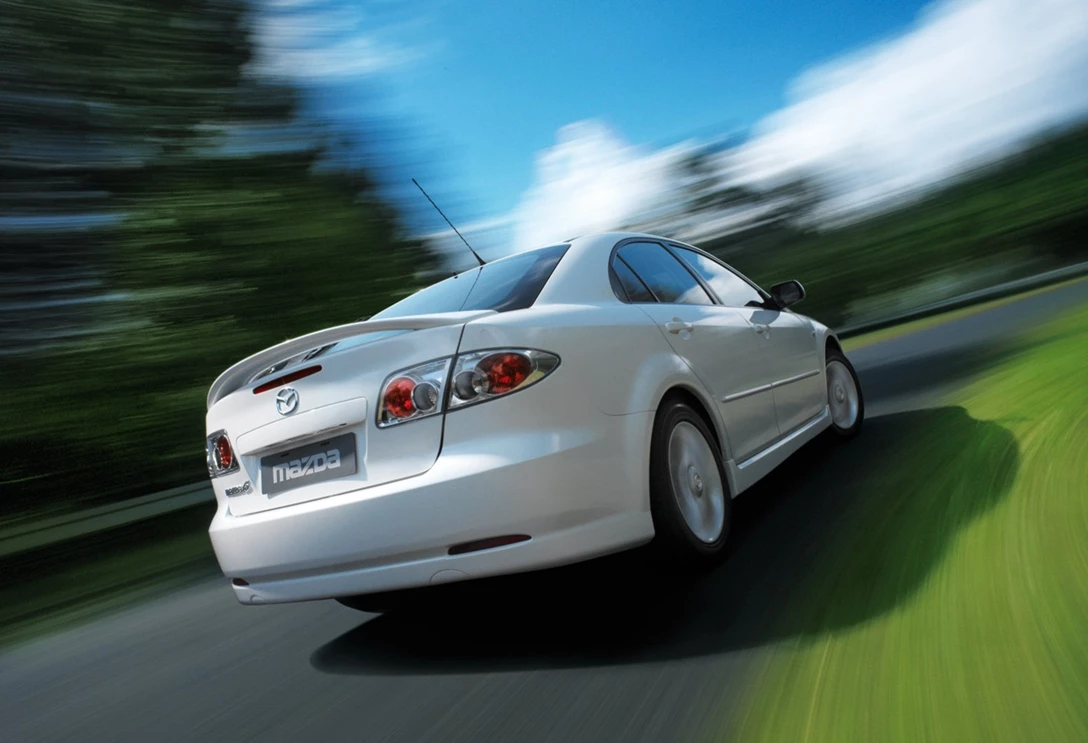 1597986-Mazda-6_Facelift-2005-1600-1f.jpg