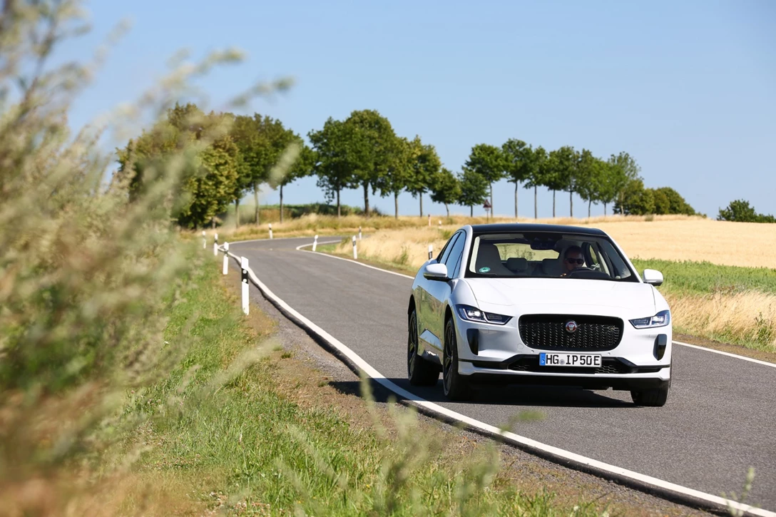 1603759-יגואר i פייס השקה עולמית (24).jpg