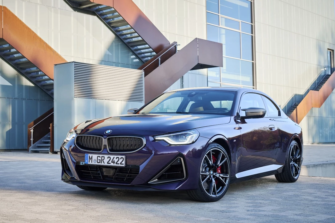 1663339-P90444305_highRes_bmw-m240i-xdrive-cou-min.jpg