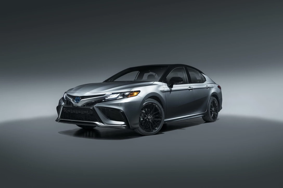 1634016-MY21_Camry_XSE_Hybrid_001-scaled.jpg