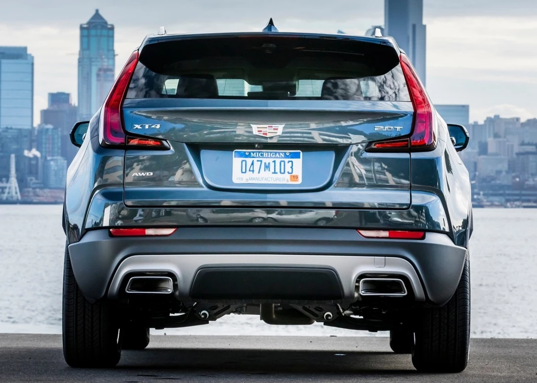 1604167-Cadillac-XT4 6.jpg