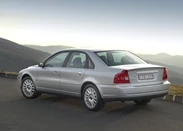 1603871-Volvo-S80-1998-2005-2.jpg